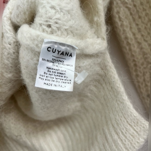 Cuyana Alpaca Wool Balloon Sleeve
Sweater in Cream $248 - Picture 5 of 6